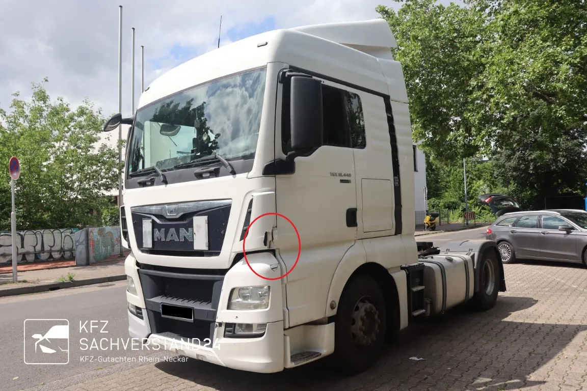 MAN TGX LKW wird von einem Kfz Gutachter von Kfz Sachverstand 24 begutachtet für ein LKW-Gutachten