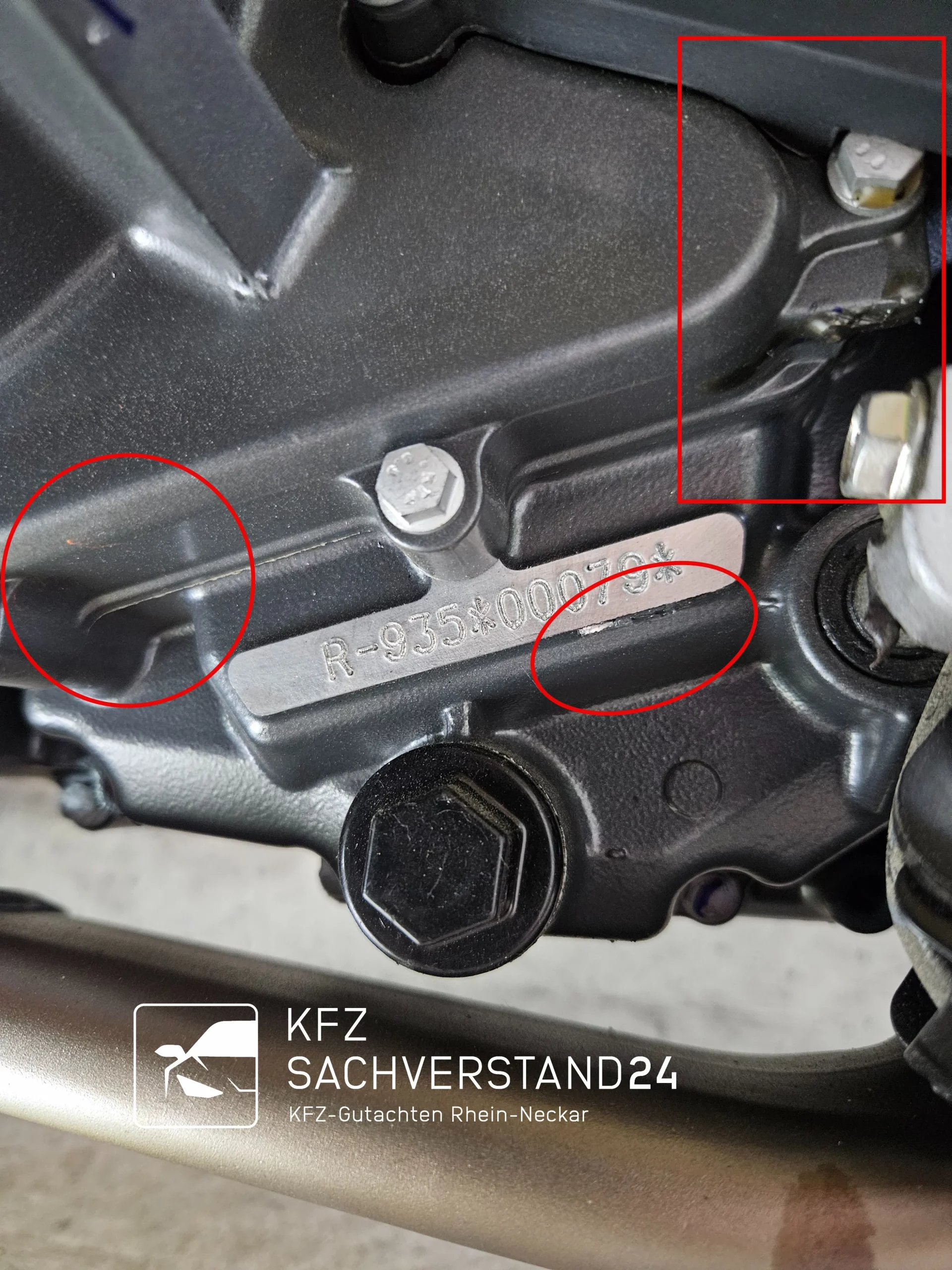 Motorrad mit Motorblockschaden wird begutachtet von einem Kfz Gutachter von Kfz Sachverstand 24 für ein Unfallgutachten